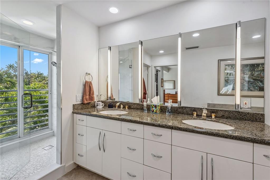 HIDEAWAY BEACH - Residential