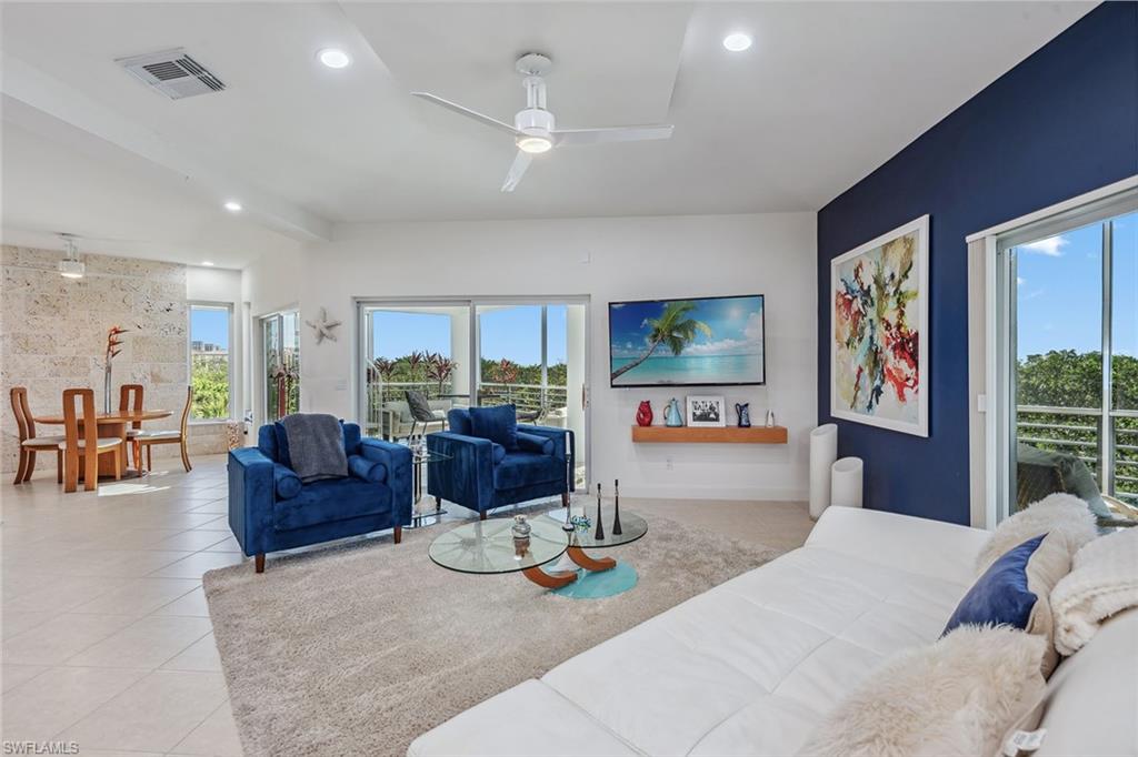 HIDEAWAY BEACH - Residential