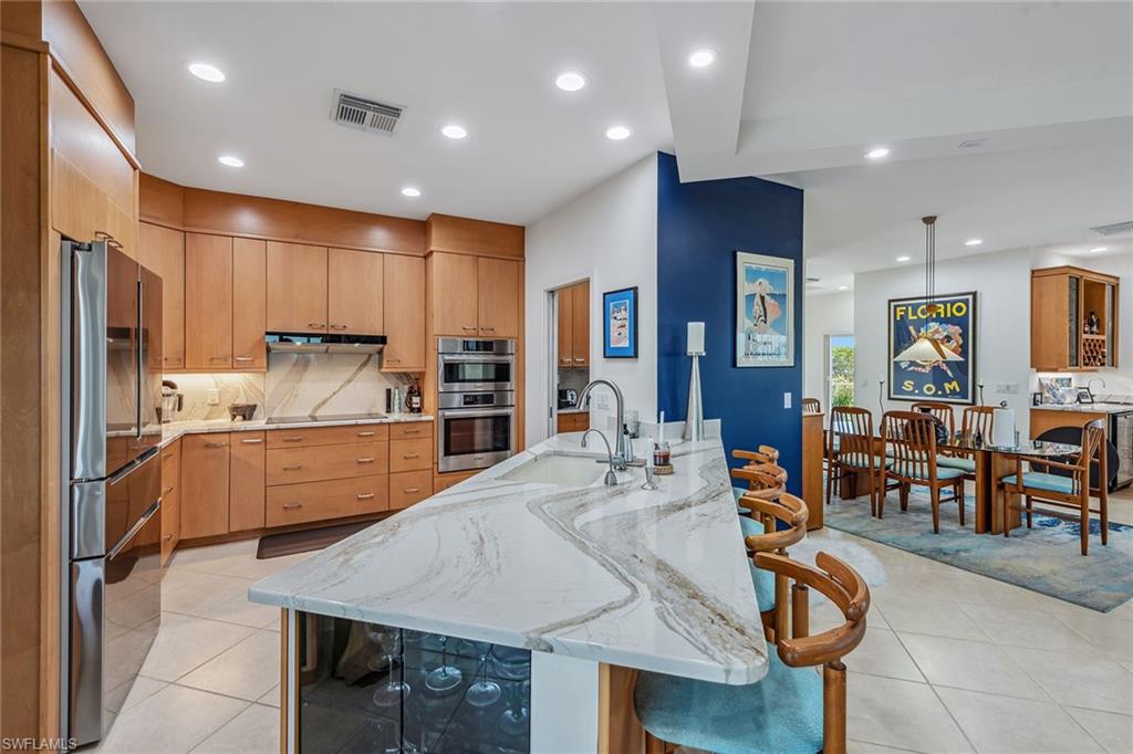 HIDEAWAY BEACH - Residential