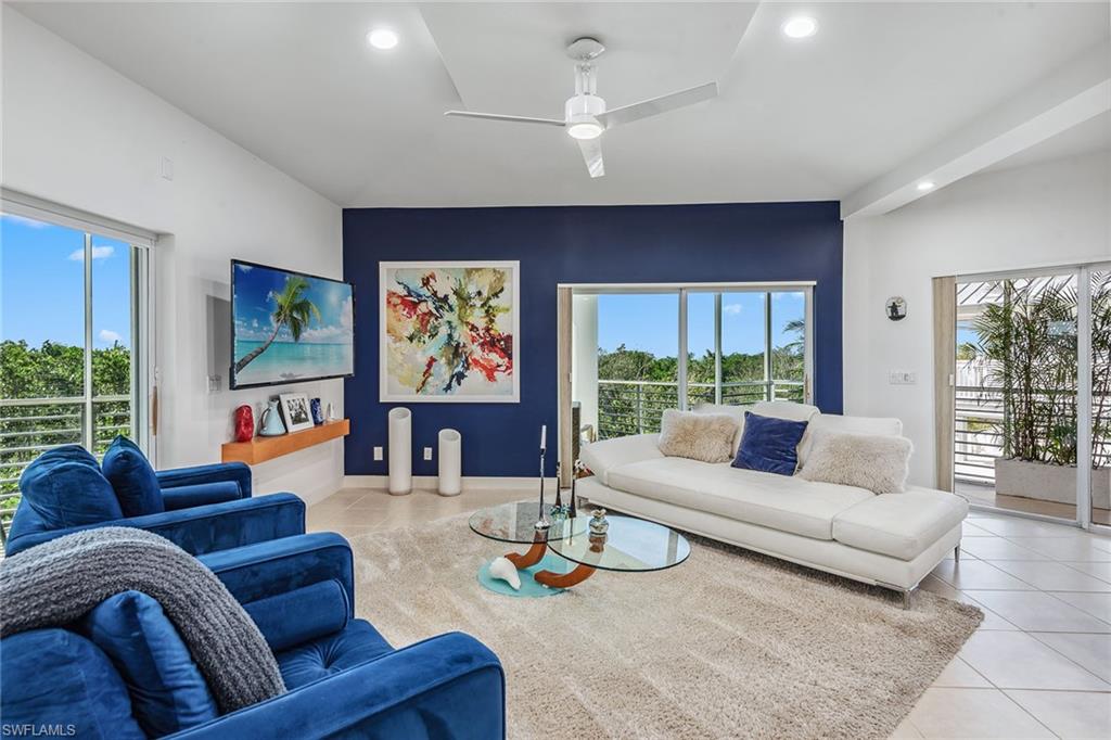 HIDEAWAY BEACH - Residential