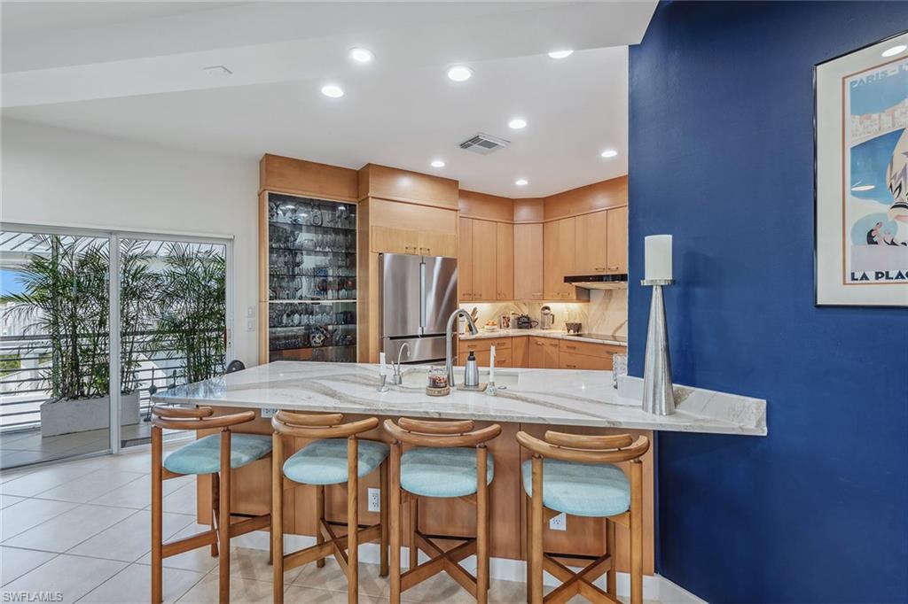 HIDEAWAY BEACH - Residential