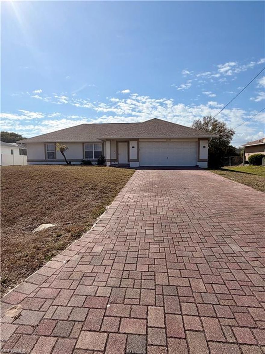 3-bedroom, 2-bath home located in desirable SW Cape Coral. This property offers 1,478 sq ft of living space with a functional split-bedroom floor plan and comfortable living areas. Situated in a prime location near restaurants, shopping, and local marinas. A great opportunity to enjoy the Southwest Florida lifestyle in an established neighborhood.