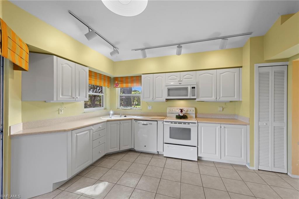 VILLAGES AT COUNTRY CREEK - Residential