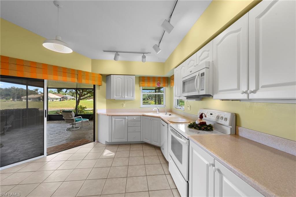 VILLAGES AT COUNTRY CREEK - Residential