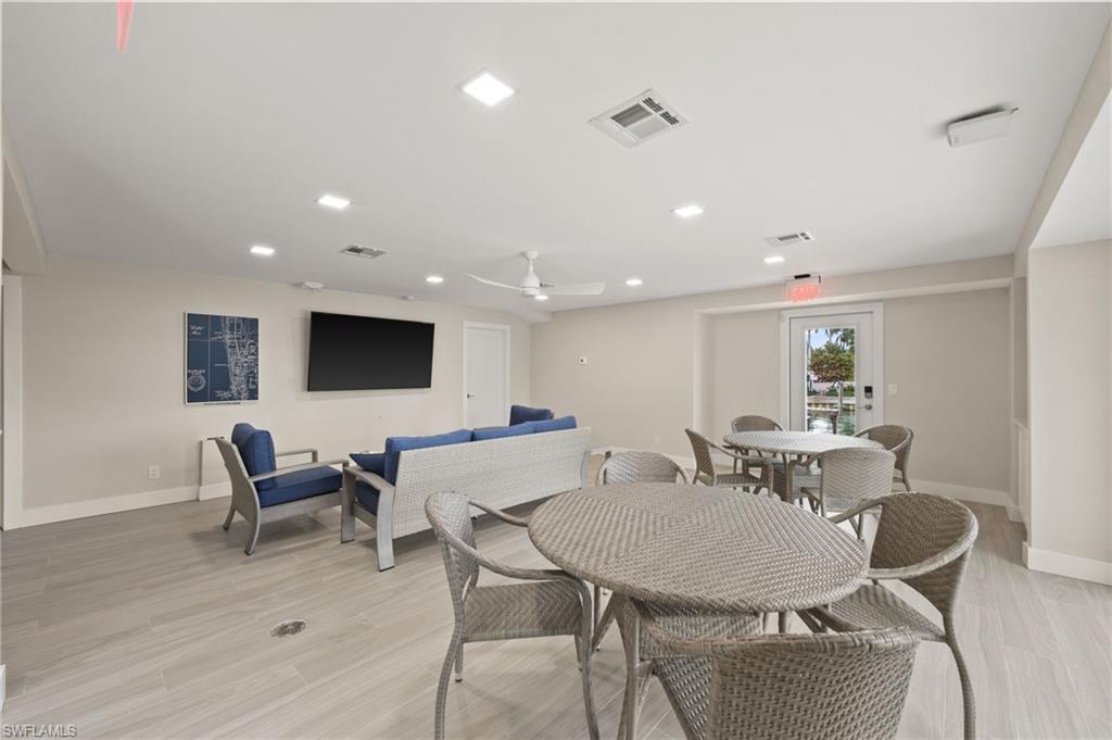 WINDSOR COURT - Residential