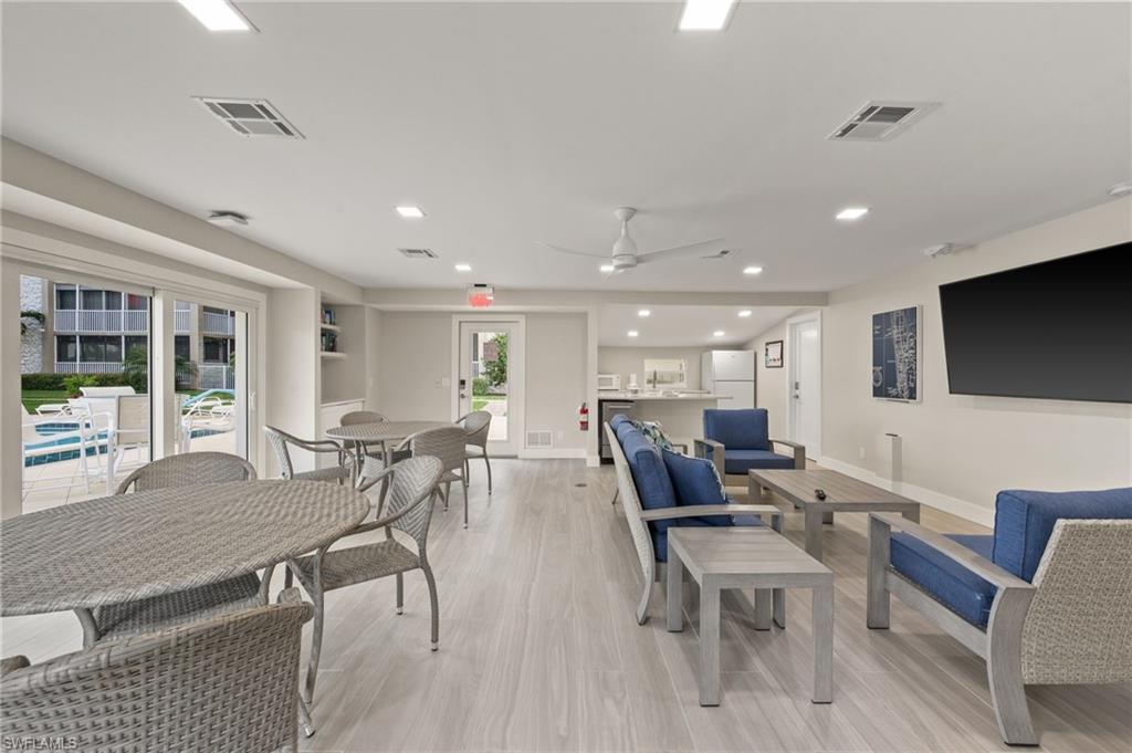 WINDSOR COURT - Residential