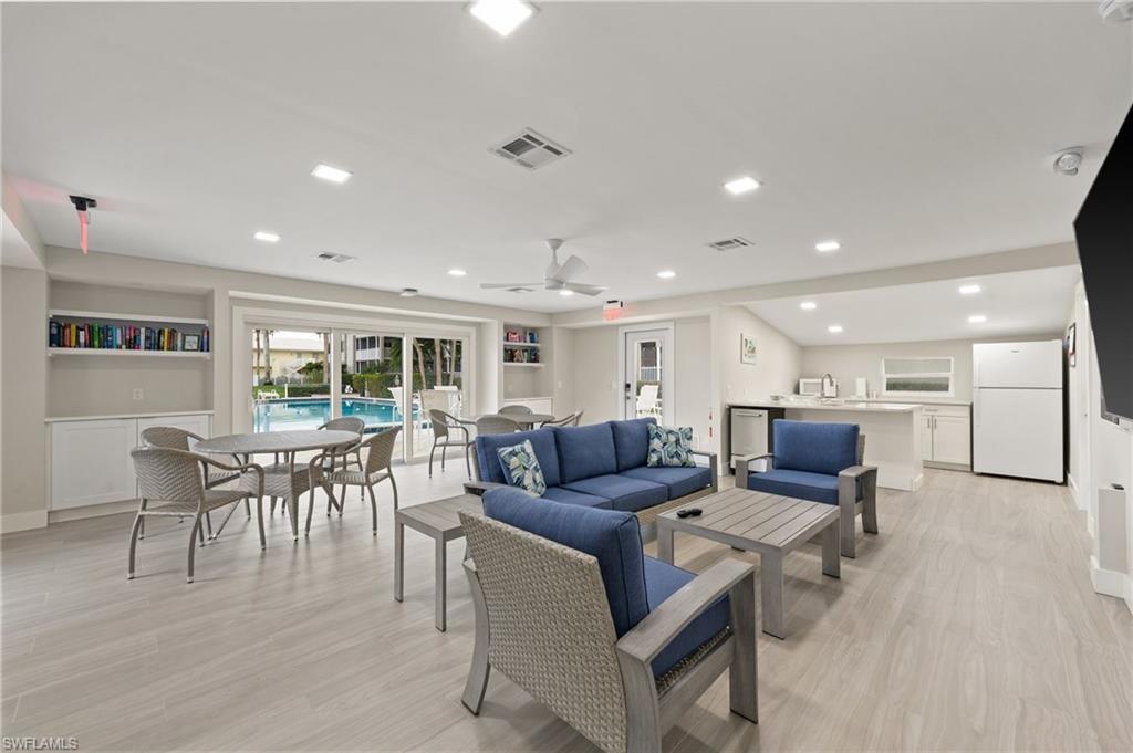 WINDSOR COURT - Residential