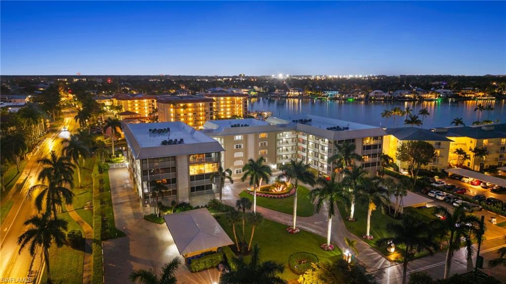 WINDSOR COURT - Residential