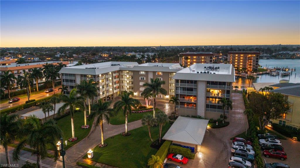 WINDSOR COURT - Residential