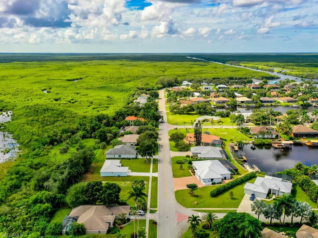 THE CAYS - Residential