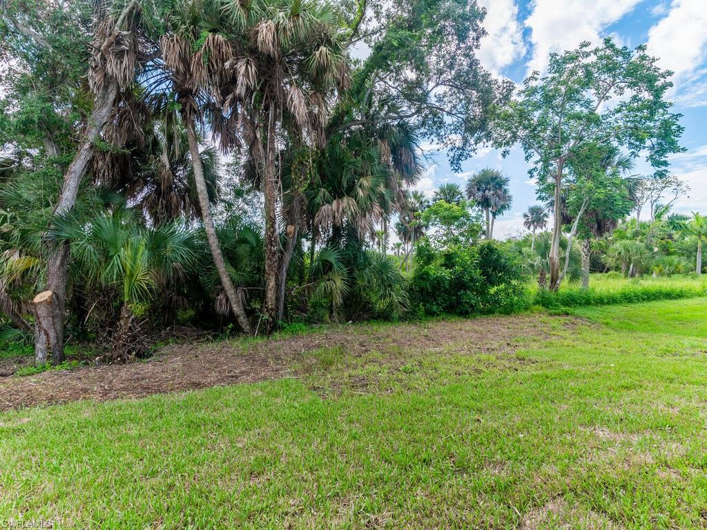 THE CAYS - Residential