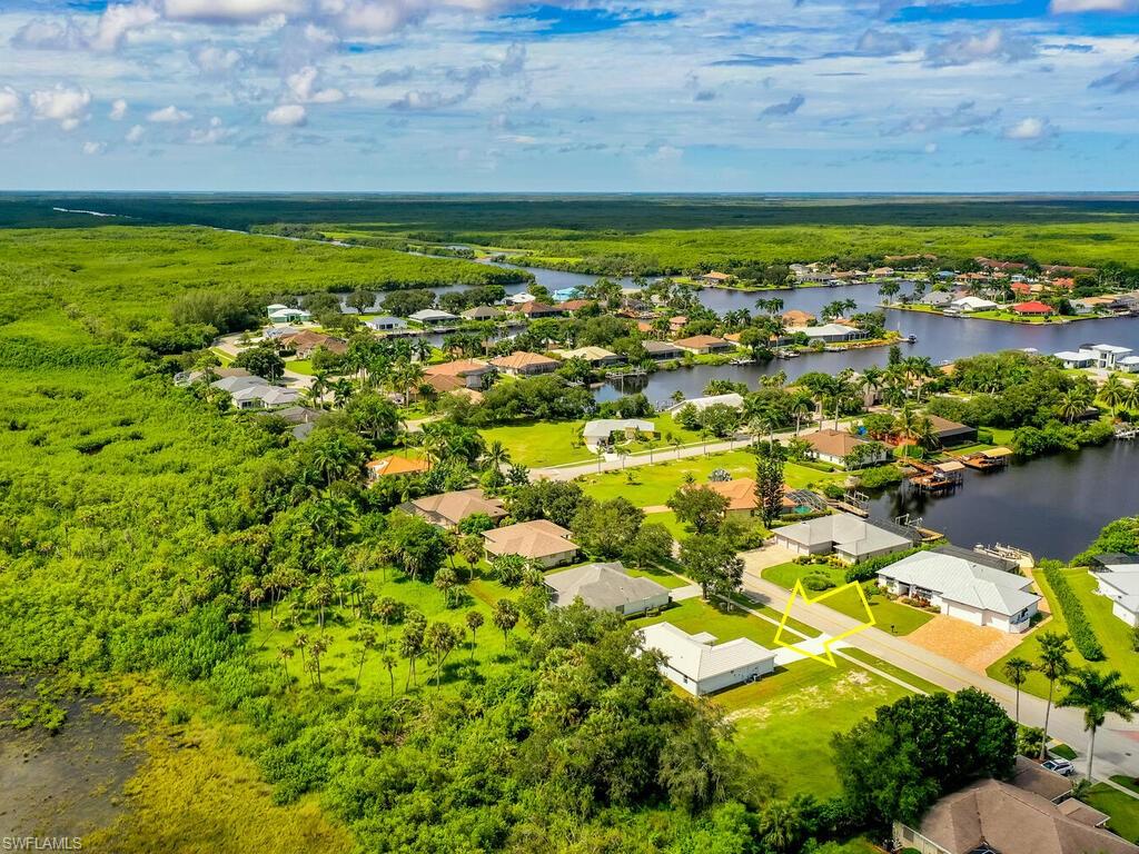 THE CAYS - Residential