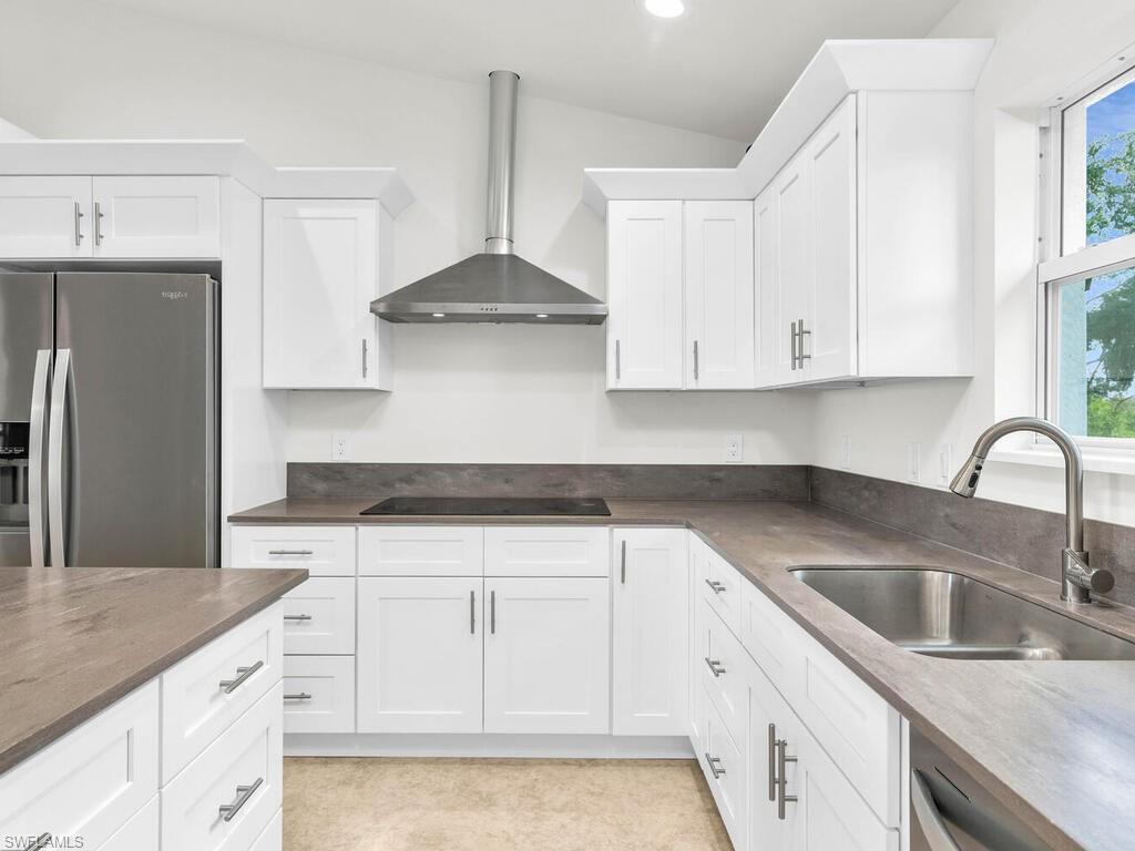 THE CAYS - Residential