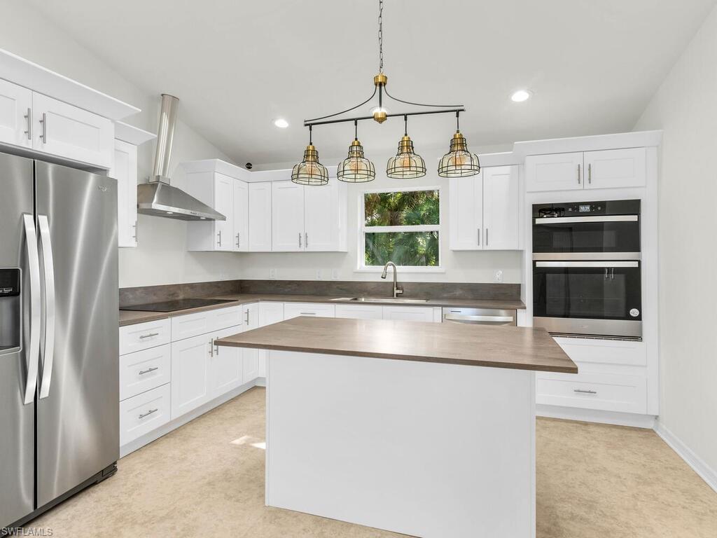 THE CAYS - Residential