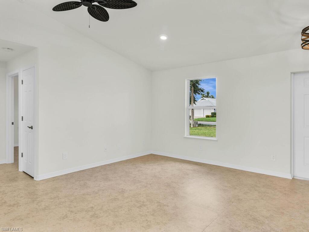 THE CAYS - Residential