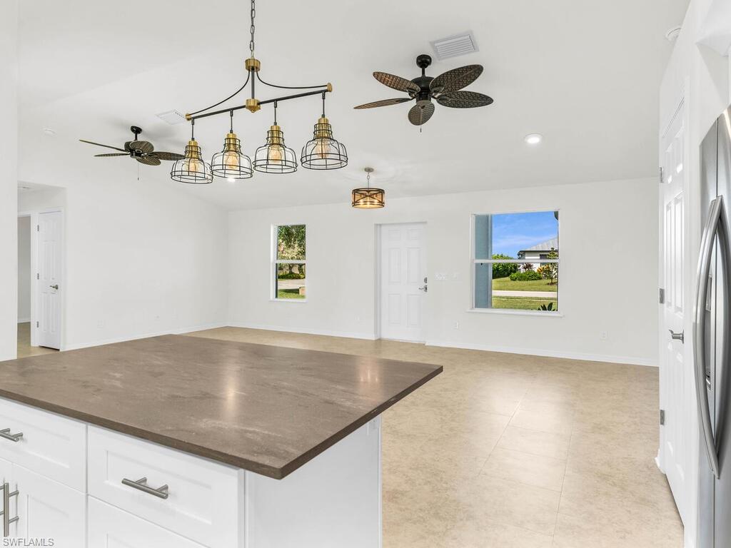 THE CAYS - Residential