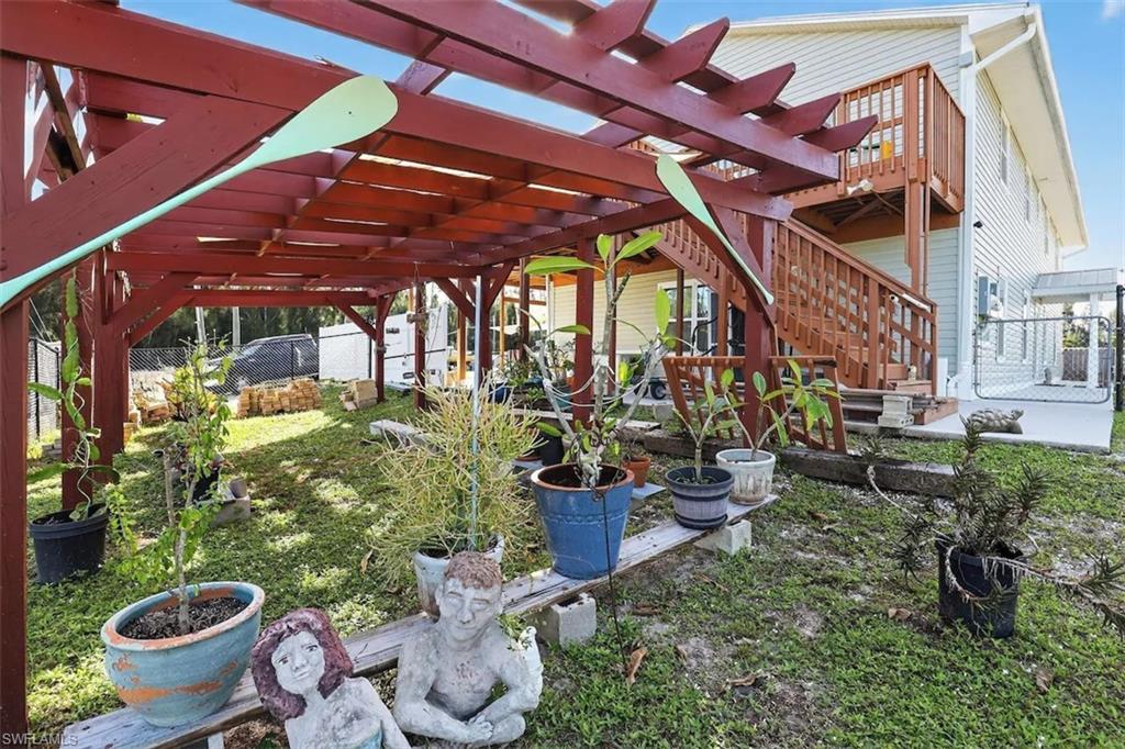 CARRIAGE HOMES AT WOODS EDGE - Residential