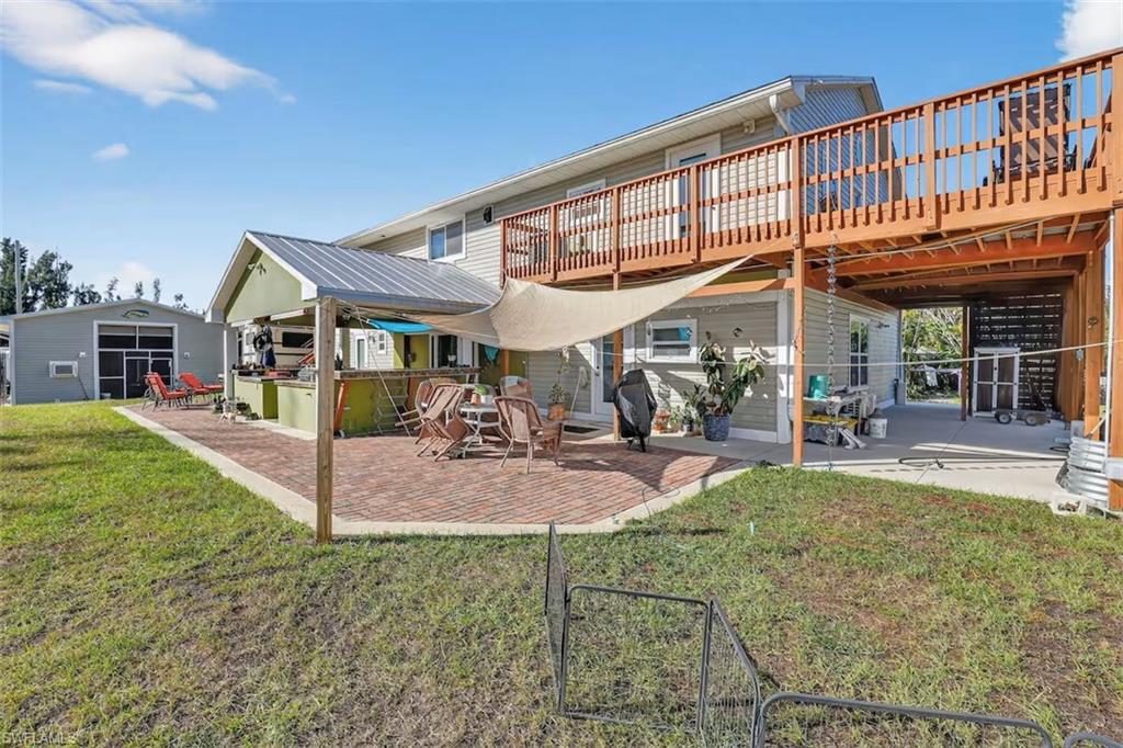 CARRIAGE HOMES AT WOODS EDGE - Residential