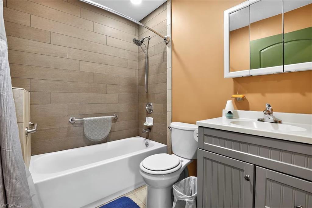 CARRIAGE HOMES AT WOODS EDGE - Residential