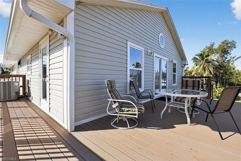 CARRIAGE HOMES AT WOODS EDGE - Residential