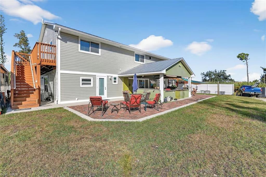 CARRIAGE HOMES AT WOODS EDGE - Residential