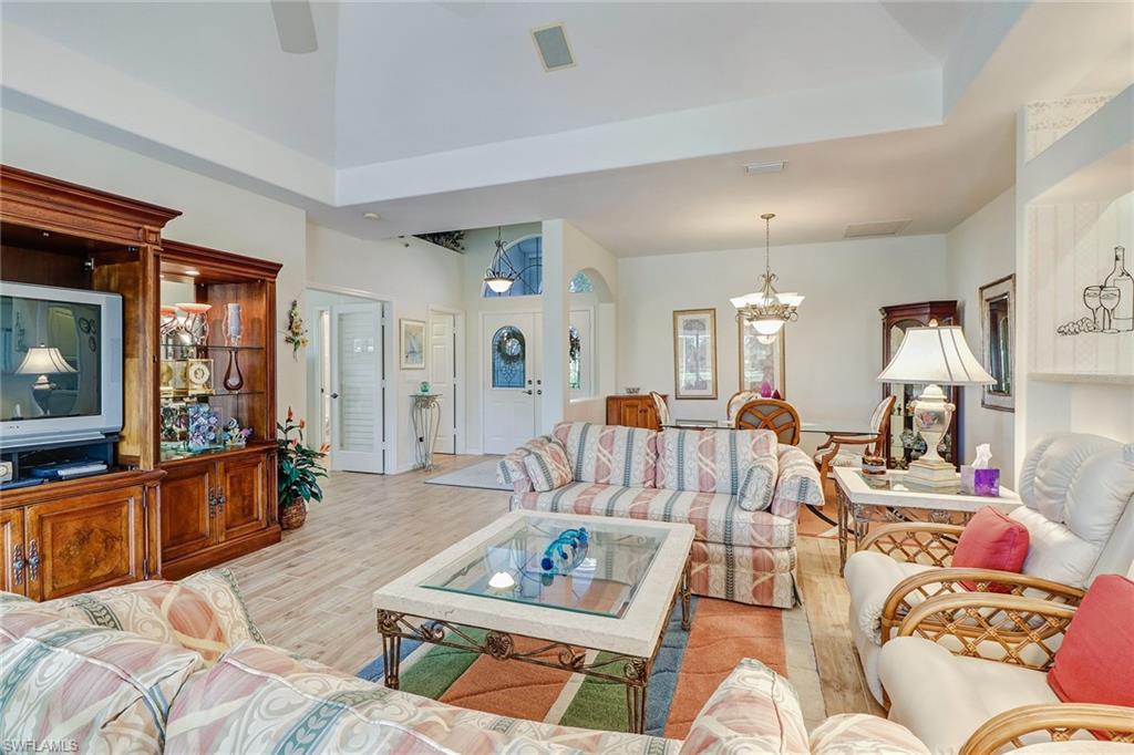 LONGSHORE LAKE - Residential