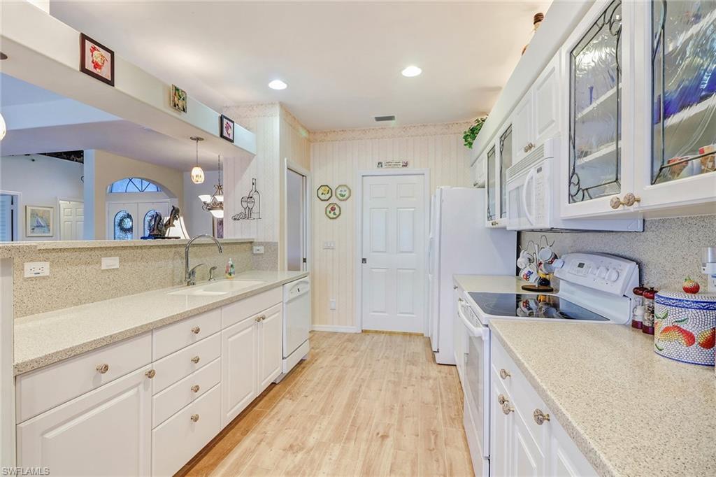 LONGSHORE LAKE - Residential