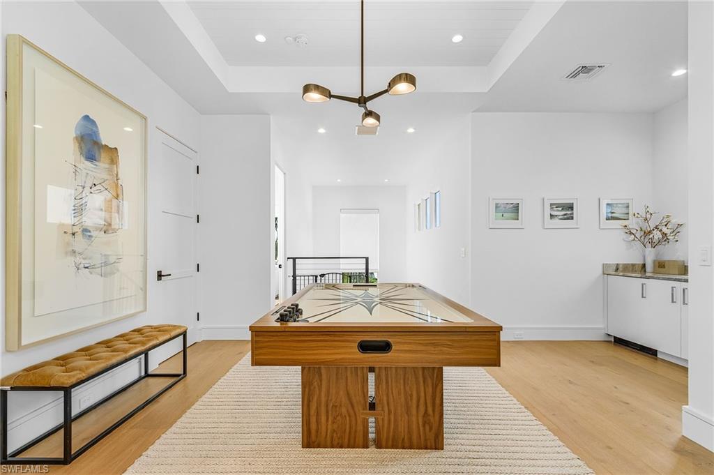 ESTATES - Residential