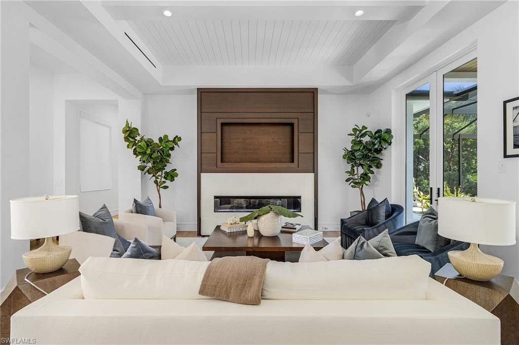 ESTATES - Residential