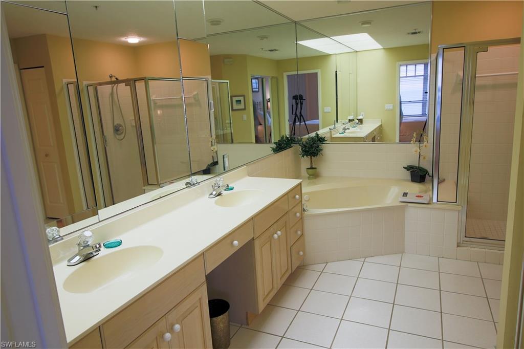 BAREFOOT BEACH CLUB - Residential