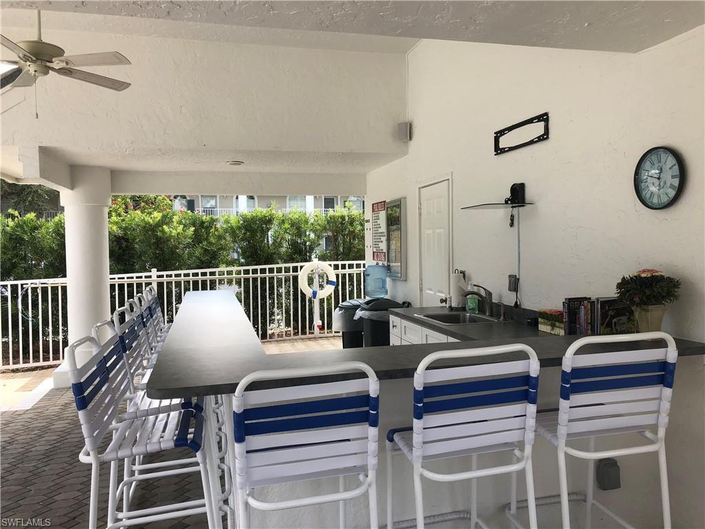 TWELVE OAKS - Residential