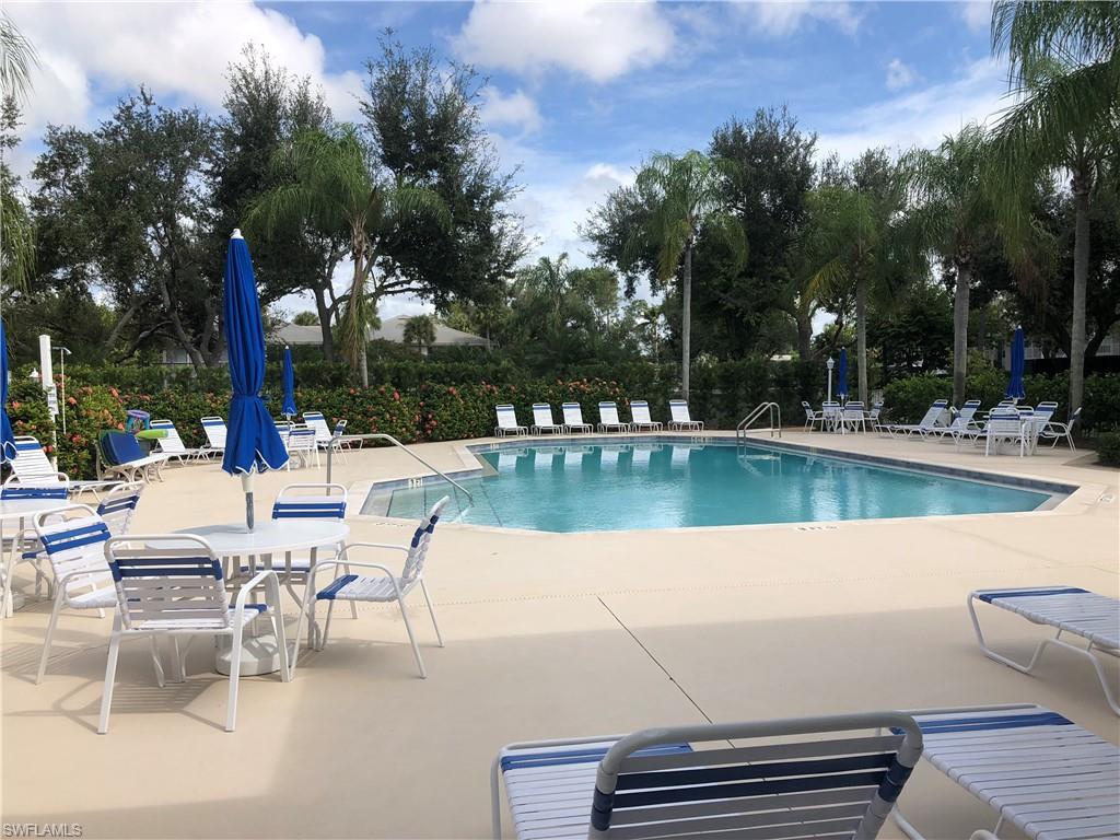 TWELVE OAKS - Residential