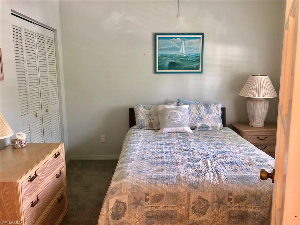 TWELVE OAKS - Residential