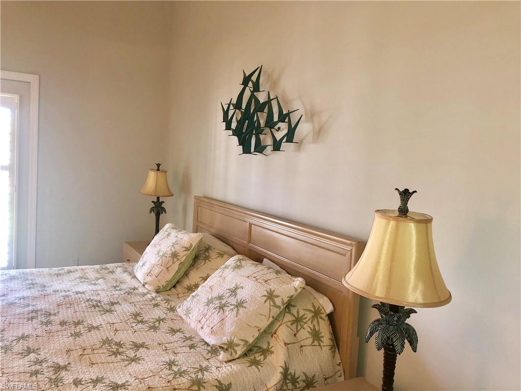 TWELVE OAKS - Residential