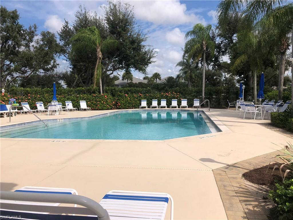 TWELVE OAKS - Residential