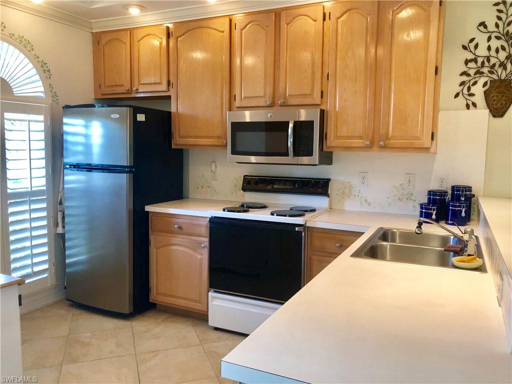 TWELVE OAKS - Residential