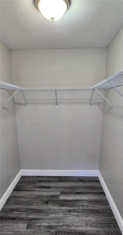 ROYAL WOODS - Residential