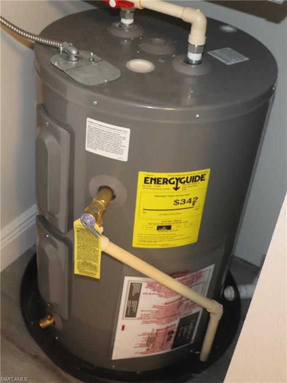 ROYAL WOODS - Residential