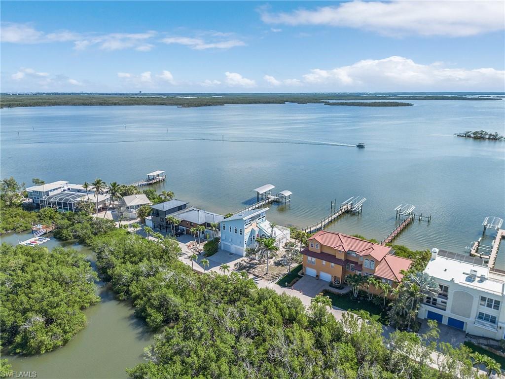 FLAMINGO HARBOUR CONDO - Residential