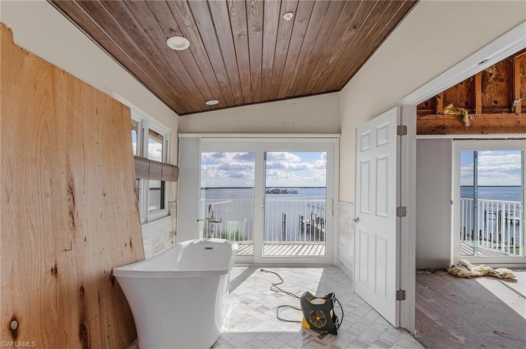 FLAMINGO HARBOUR CONDO - Residential