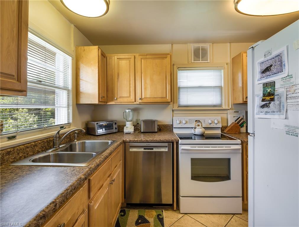 GULF ISLAND MANOR - Residential