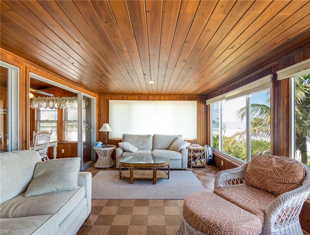 GULF ISLAND MANOR - Residential