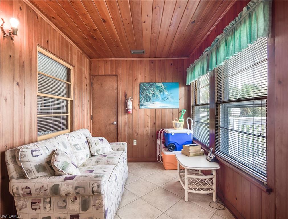 GULF ISLAND MANOR - Residential