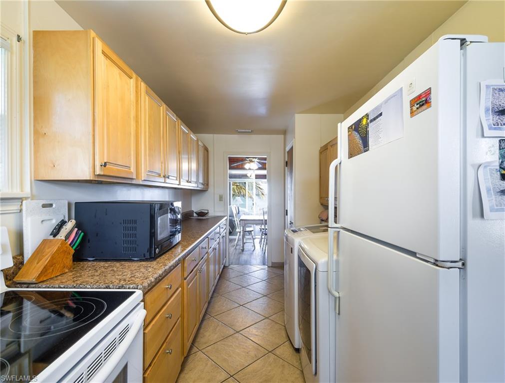 GULF ISLAND MANOR - Residential