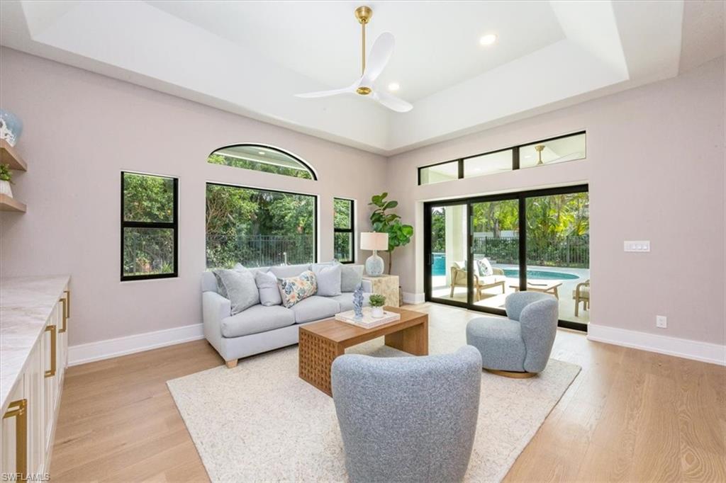 VALLEY OAK - Residential