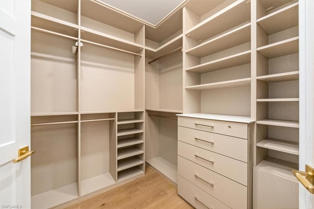 VALLEY OAK - Residential