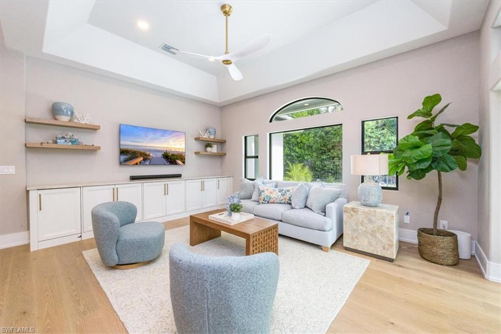 VALLEY OAK - Residential