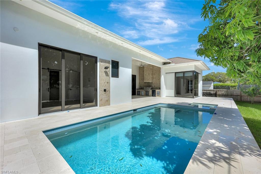 LAKE PARK - Residential