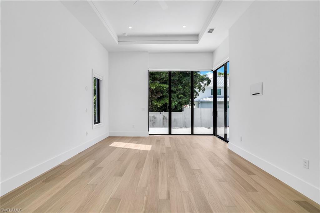 LAKE PARK - Residential