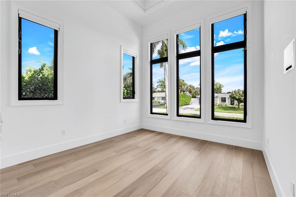 LAKE PARK - Residential